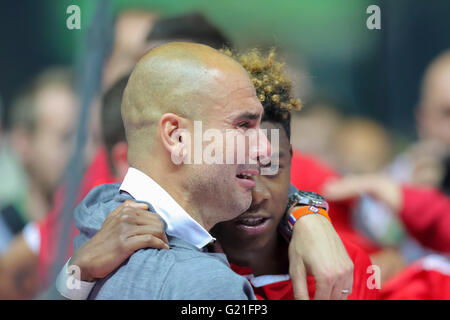 Trainer Cheftrainer Pep GUARDIOLA (FCB) afroasiatischen mi David ALABA, FCB 27 Weinen BORUSSIA DORTMUND - FC BAYERN München 3-4 N.e Fussball DFB Pokal Finale in Berlin, bin 21.05.2016 Saison1516, Saison 2015 / 2016, DFB-Pokal © Peter Schatz/Alamy Live News Stockfoto