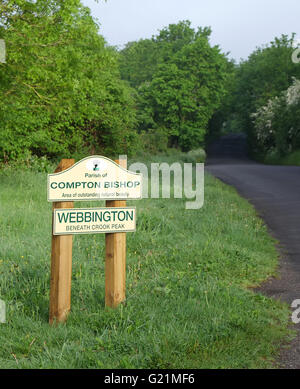Pfarrei willkommen Zeichen für Compton Bishop und Webbington in Somerset. Mai 2016 Stockfoto