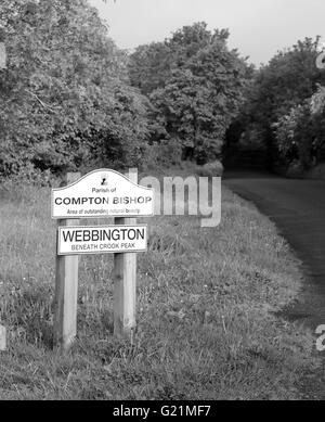 Pfarrei willkommen Zeichen für Compton Bishop und Webbington in Somerset. Mai 2016 Stockfoto