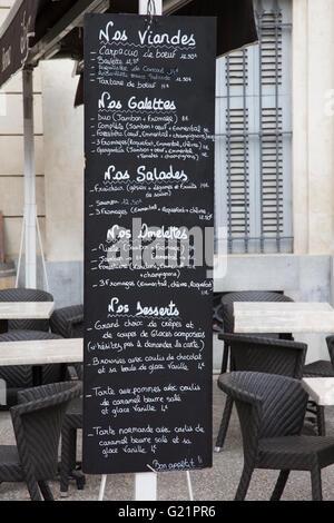 Französische Restaurant Speisekarte, Nimes, Frankreich Stockfoto