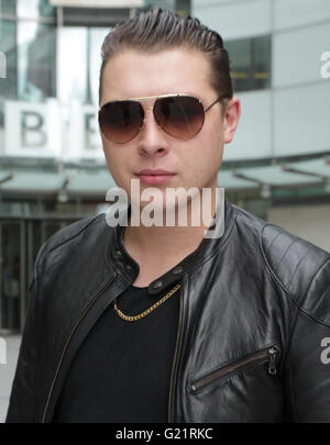London, UK, 20. August 2015: John Newman gesehen bei der BBC Broadcasting House in London Stockfoto