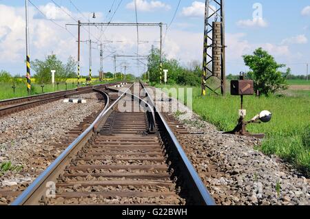 Gleisanlagen mit Eisenbahn-Schalter in ein Ländliches Motiv Stockfoto