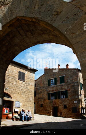 Monticchiello Straßen, Orcia-Tals, Toskana Stockfoto