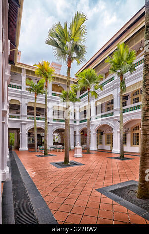 Ein Blick auf die eines der Höfe im Raffles Hotel in Singapur am 11. Juli 2012. Stockfoto