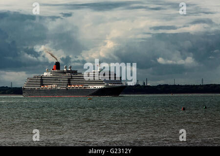 Southampton, UK. 22. Mai 2016. Verlassen der Solent Credit: Allan Marsh/Alamy Live News Stockfoto