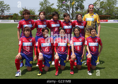 Nojima Stella Kanagawa Sagamihara Gruppe Mannschaftsaufstellung (Nojima Stella), 22. Mai 2016 - Fußball: Nojima Stella Kanagawa Sagamihara Team Gruppe (L-R) Hikari Takagi, Minami Ishida, Natsuki Yoshimi, Arisa Minamino Miharu Kobayashi, Richard Genevieve Front: Kanako Shono, Madoka Nagasawa, Saki Oyama, Yoko Tanaka, Haruna Kawashima posieren vor dem Nadeshiko League Division 2 Spiel zwischen Nojima Stella Kanagawa Sagamihara und FC Kibi International University Charme auf Hodogaya Park Fußballplatz in Kanagawa , Japan © AFLO/Alamy Live-Nachrichten Stockfoto