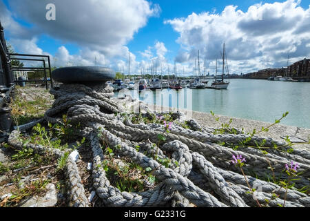 Preston, Großbritannien. 23. Mai 2016. uk Wetter: mit blauem Himmel und Sonnenschein preston Docks könnte fast für die französische Riviera verwechselt werden. Das einzige, was fehlte, war die hohe mediterrane Temperaturen. Während Preston mnagaed Eine respektable 15 Grad, die französische Riviera genießt die Temperaturen in den 20er Jahren. Credit: Paul melling/alamy leben Nachrichten Stockfoto