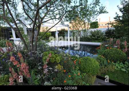 London, UK. 23. Mai 2016. Watahan Ost & West Garten (designed by Chihori Shibayama und Yano Tee), eines der 17 wunderschöne und elegante Schaugärten auf dem Display an der RHS Chelsea Flower Show 2016 die eröffnet heute, London, UK. Bildnachweis: Michael Preston/Alamy Live-Nachrichten Stockfoto