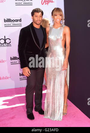 LAS VEGAS, NV - 22.Mai: NFL-Spieler Russell Wilson (L) und Sängerin Ciara besuchen die 2016 Billboard Music Awards in der T-Mobile Arena am 22. Mai 2016 in Las Vegas, Nevada. | Verwendung weltweit Stockfoto