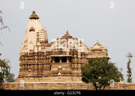 Ansicht des Vishwanath Tempels unter westlichen Gruppe der Tempel in Khajuraho, Madhya Pradesh, Indien, Asien Stockfoto