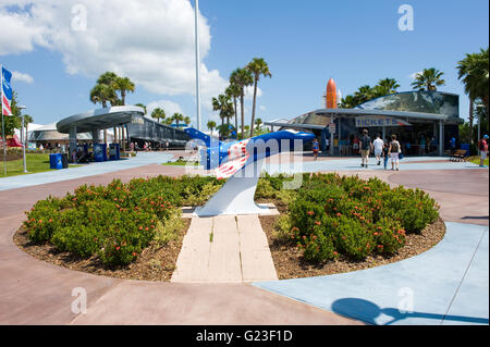 Der Eingang des Komplexes Besucher des Kennedy Space Centers in der Nähe von Cape Canaveral Stockfoto
