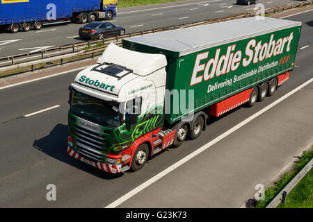 Eddie Stobart HGV Reisen auf der Autobahn M56 in Cheshire UK Stockfoto