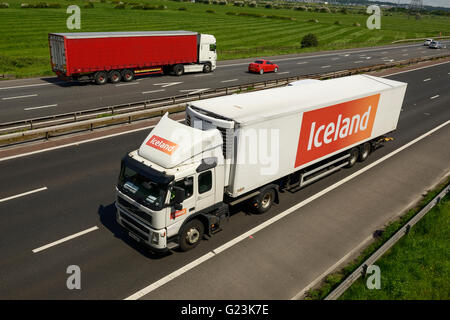Island-LKW auf der Autobahn M56 in Cheshire UK Reisen Stockfoto