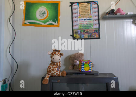 Innenraum eines Zeltes in Answald Flüchtlingslager, Nordirak, wo 8000 irakische Menschen Zuflucht gefunden haben. Stockfoto