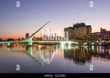 Puente De La Mujer Brücke von Santiago Calatrava, Puerto Madero, Buenos Aires, Argentinien Stockfoto