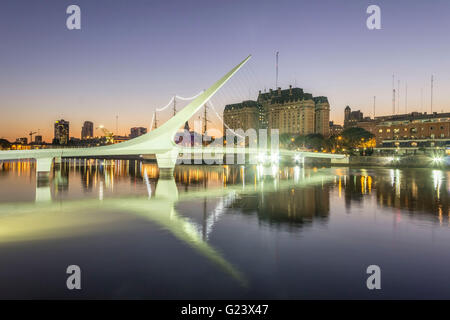 Puente De La Mujer Brücke von Santiago Calatrava, Puerto Madero, Buenos Aires, Argentinien Stockfoto