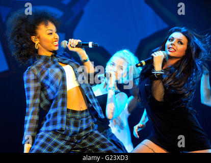 Kleiner Mix live bei den Mädchen Guiding großen Gig in der Wembley Arena, London Stockfoto