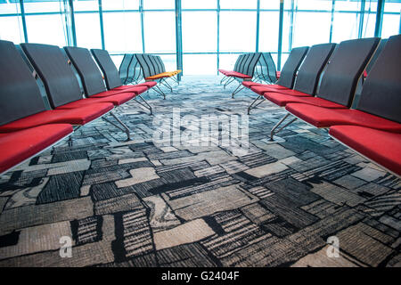 Flughafen-Terminal, Sitze, Blick vom Flughafenhalle Stockfoto