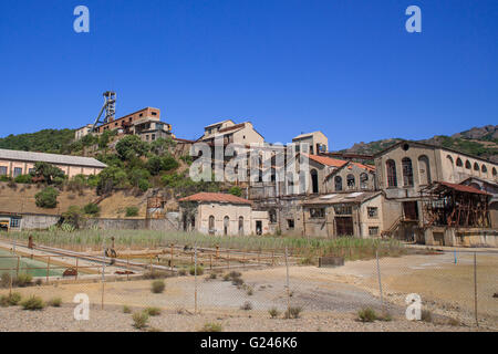 Industriebauten und Maschine der verlassenen Mine von Montevecchio in Sardinien, Arbus, Guspini, Italien Stockfoto