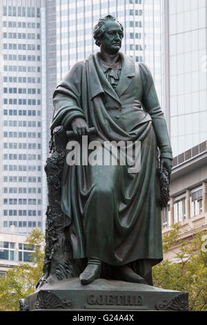 Statue von Johann Wolfgang von Goethe, Goethe-Denkmal am Goetheplatz-Platz, Frankfurt Am Main, Hessen, Deutschland Stockfoto