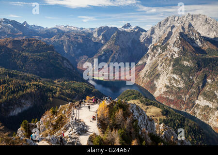 Blick vom Mt Jenner der Aussichtsplattform, Königssee See und Mt Watzmann, Nationalpark Berchtesgaden, Berchtesgadener Alpen Stockfoto