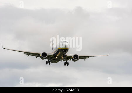 Ryanair Boeing 727 in der Luft landen. Stockfoto
