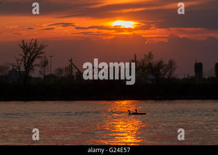 Montreal-Port in das Abendlicht. Stockfoto