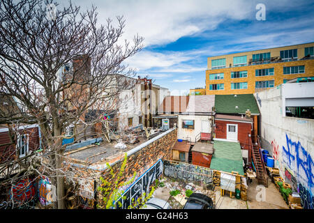 Ansicht von Graffiti auf Gebäude im Stadtteil Kensington Market von Toronto, Ontario. Stockfoto