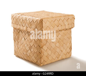 Wicker Container isoliert auf weiss Stockfoto