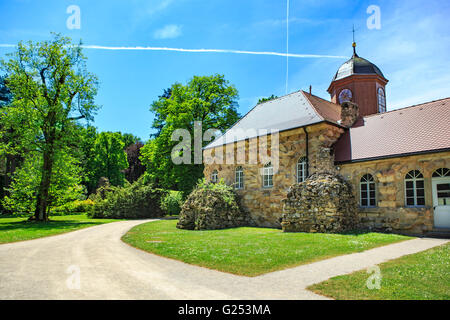 BAYREUTH, Deutschland - ca. MAI 2016: Hermitage altes Schloss mit einem Park in Bayreuth, Deutschland Stockfoto