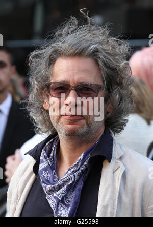 London, UK, 06.02.2013: Dexter Fletcher besucht die World War Z-Weltpremiere auf dem Empire Leicester Square Stockfoto