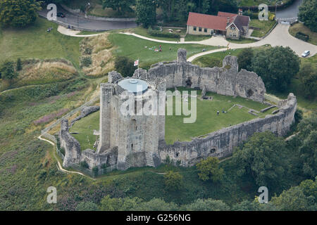 Eine Luftaufnahme von Conisbrough Castle, einer zerstörten mittelalterlichen Festung in der Nähe von Doncaster Stockfoto