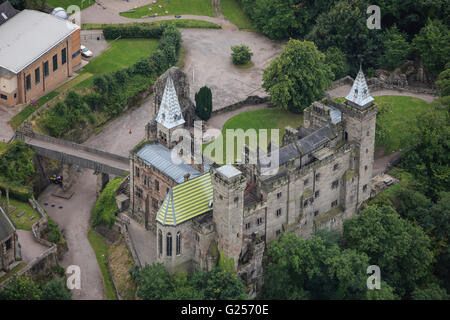 Eine Luftaufnahme des Alton Castle in Staffordshire, jetzt als ein Wohn Jugendzentrum genutzt Stockfoto