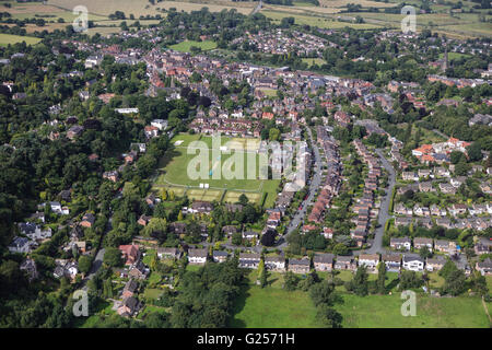 Eine Luftaufnahme des Cheshire Dorf von Alderley Edge Stockfoto