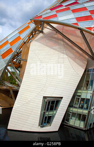 Architektur, Konzeptkunst, Kunst, Künstler, Farbfilter, Gebäude, Franck Gehry, Daniel Buren, Fondation Vuitton, Paris Stockfoto