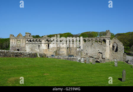 Ruinen des Bischofspalastes in St. Davids Kathedrale, Pembrokeshire, Wales, UK Stockfoto