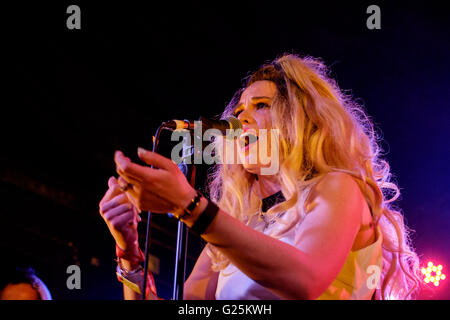 Elle Exxe spielt Concorde2 am 20.05.2016 im Concorde2 im Rahmen von The Great Escape New Music Festival in Brighton.  Personen im Bild: Elle Exxe. Bild von Julie Edwards. Stockfoto