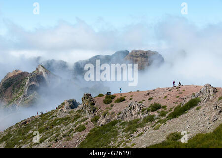 FUNCHAL, PORTUGAL-März 24, unbekannten Menschen zu Fuß auf dem Gipfel des Pico Arieiro Berge auf 24. März 2016 in Funchal, das Stockfoto