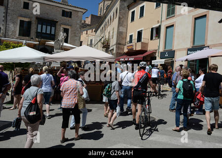 Mallorca, Spanien. 4. Mai 2016. Der traditionelle Bauernmarkt, der immer mittwochs in Sineu auf Mallorca, Spanien, 4. Mai 2016 stattfindet. Foto: Jens Kalaene/Dpa/Alamy Live News Stockfoto