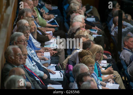 Edinburgh, Schottland. 24. Mai, 2016.The Kirche von Schottland: Edinburgh Generalversammlung 2016. Delegierten hören Sie am Vormittag. Bildnachweis: Andrew O'Brien/Alamy Live-Nachrichten Stockfoto