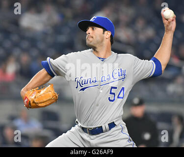 die Bronx, NY, USA. 12. Mai 2016. Scott Alexander (Royals), 12. Mai 2016 - MLB: Scott Alexander von den Kansas City Royals in der Major League Baseball Spiel im Yankee Stadium in der Bronx, NY, USA. © Hiroaki Yamaguchi/AFLO/Alamy Live-Nachrichten Stockfoto