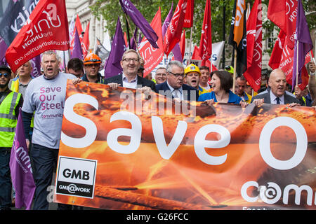 London, UK. 25. Mai 2016. Len McCluskey (Generalsekretär der Unite), Roy Rickhuss (Generalsekretär der Gemeinschaft) und Frances O'Grady (Generalsekretär des TUC) Join Hunderte der Stahlarbeiter marschieren durch Westminster weiterhin den Druck auf Tata und die Regierung Großbritanniens Stahlindustrie zu retten. Bildnachweis: Mark Kerrison/Alamy Live-Nachrichten Stockfoto