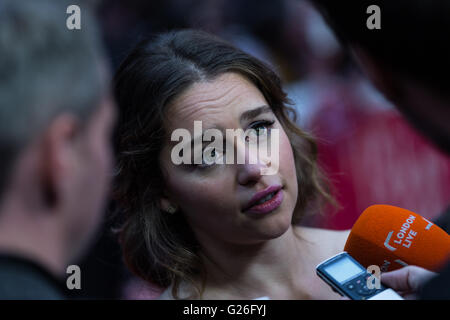 London, UK. 25. Mai 2016. Emilia Clarke besucht die europäischen Filmpremiere von "Mich vor Ihnen" im Kino Curzon Mayfair in London. Bildnachweis: Wiktor Szymanowicz/Alamy Live-Nachrichten Stockfoto