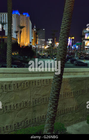 Das Hotel Luxor und dem South Strip, Las Vegas NV (gesehen vom Delano Hotel) Stockfoto