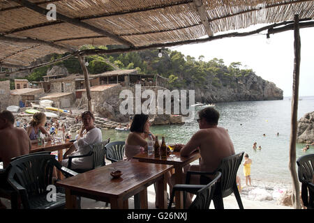 einen schönen Blick auf Touristen in einem Café am Strand, Palma De Mallorca, Palma di Maiorca, Sommer, Tourismus, Erholung, Urlaub Stockfoto