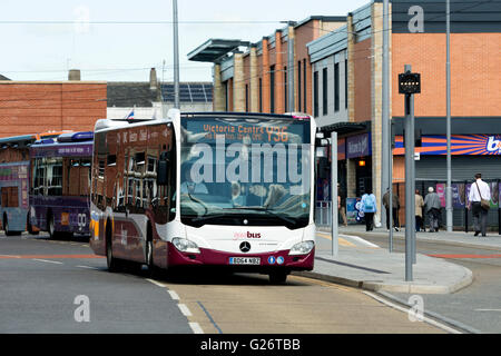 Busse beim Transport Interchange, Beeston, Nottinghamshire, England, Vereinigtes Königreich Stockfoto