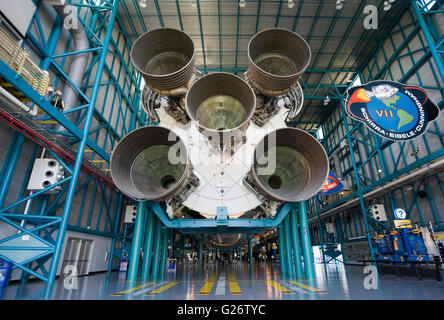 Die Saturn 5-Rakete, die der Besucher-Komplex des Kennedy Space Center ausgestellt ist Stockfoto