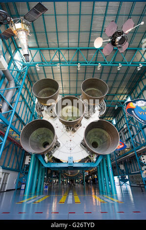 Die Saturn 5-Rakete, die der Besucher-Komplex des Kennedy Space Center ausgestellt ist Stockfoto