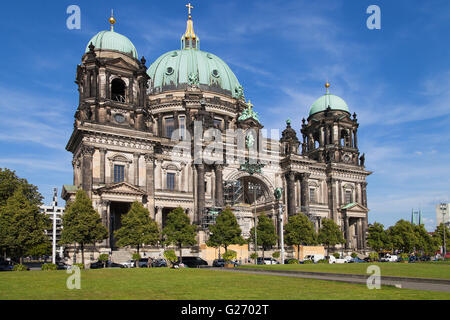 Berliner Dom gesehen vom Lustgarten, Berlin, Deutschland. Stockfoto