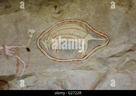 Alten Aborigines Höhlenmalereien bekannt als "Rock Art" finden Sie unter Mount Borradaile, West-Arnhemland, Northern Territory, Australien Stockfoto